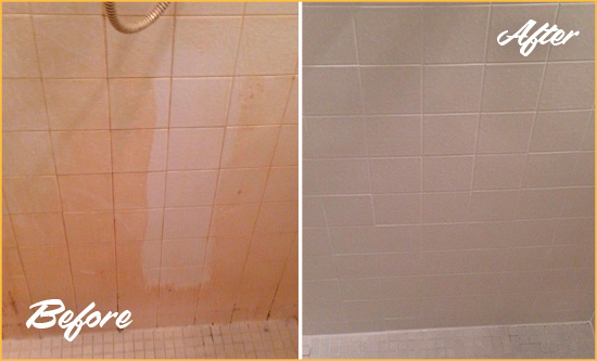 Before and After Picture of a Maitland Porcelaine Shower Cleaned to Remove Soap Scum