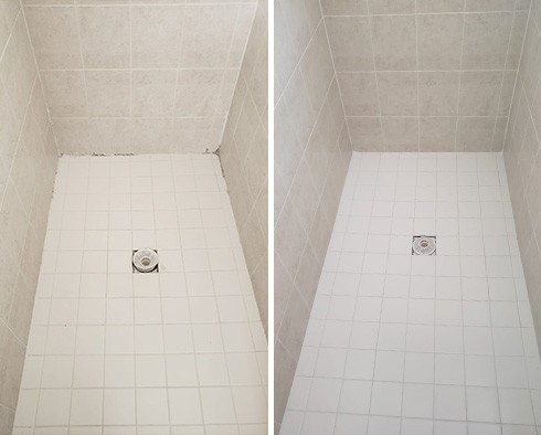Shower Before and After Our Caulking Services in Orlando, FL 